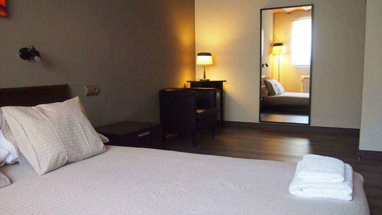 Mas Pinoses Guest House Les Llosses Ruang foto